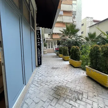 Isla Center