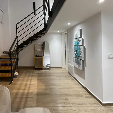 Isla Center Apartment *