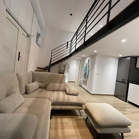 Isla Center Apartment *